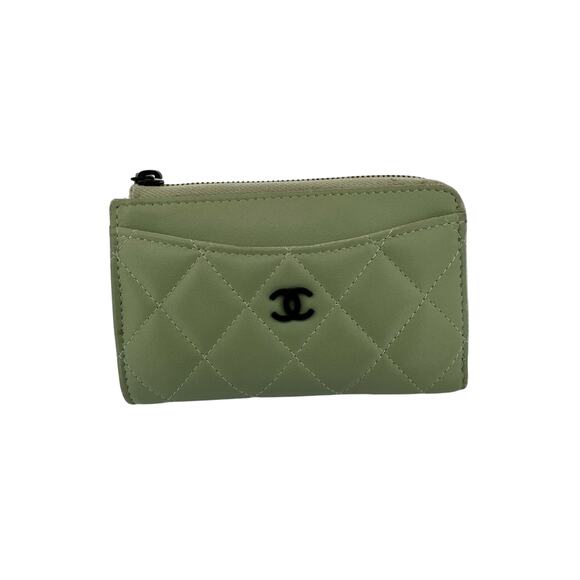 Chanel Quilted Lambskin Zip Coin Purse in Sage Green with Black CC Logo - Picture 1 of 6